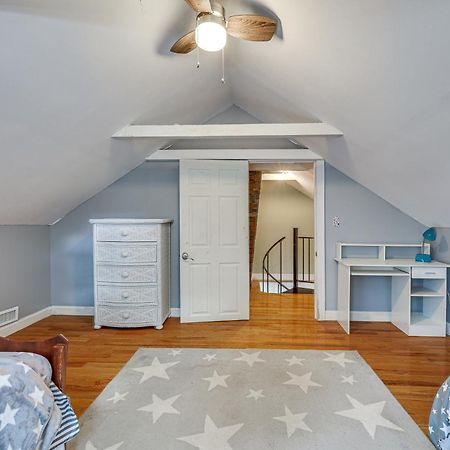 Quintessential New England Home With Patio And Grill! Putnam Exterior photo